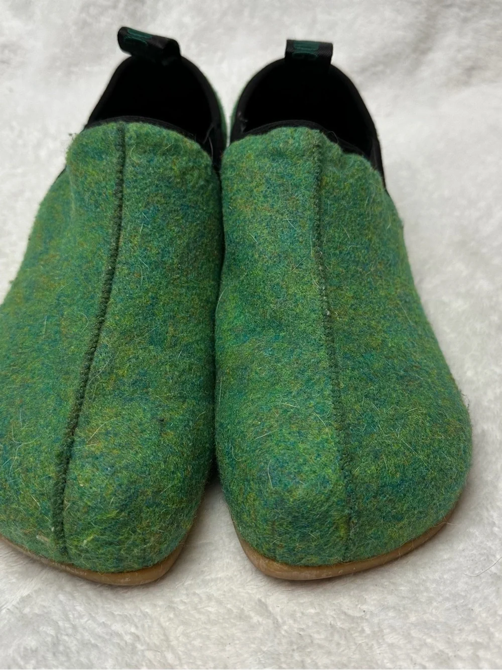 John Fluevog Dayan Peacemaker Green Vegan Felt Slippers EU 41 US M8 / W10